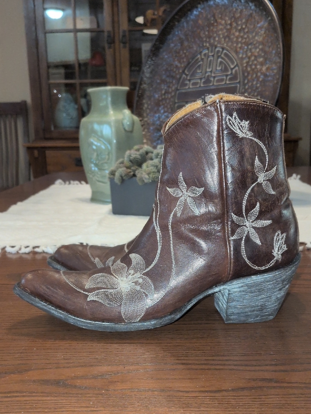 Old Gringo 9 Flora Loca Booties with White Floral Embroidery - Picture 3 of 11